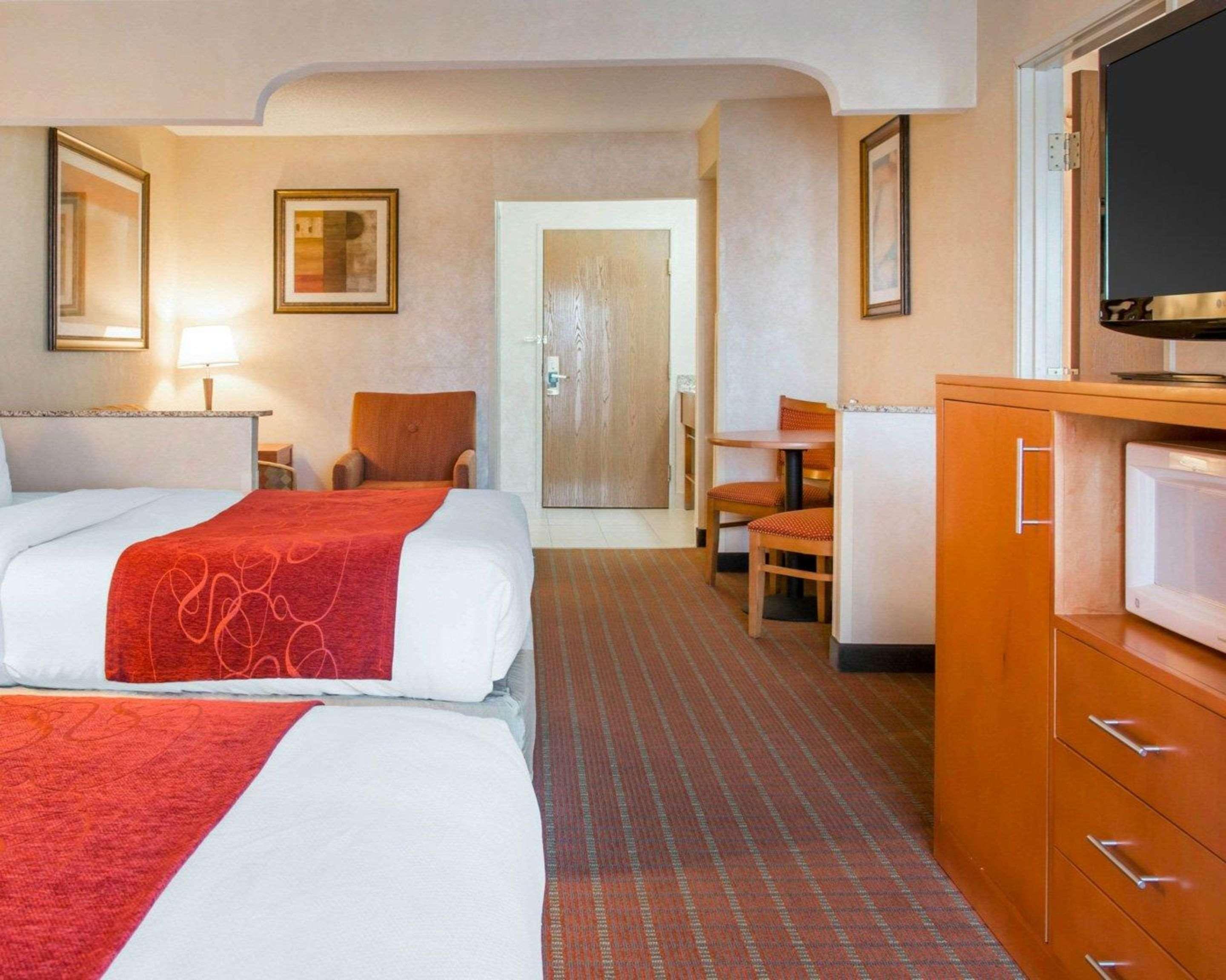 Comfort Suites Auburn Hills-Detroit Εξωτερικό φωτογραφία