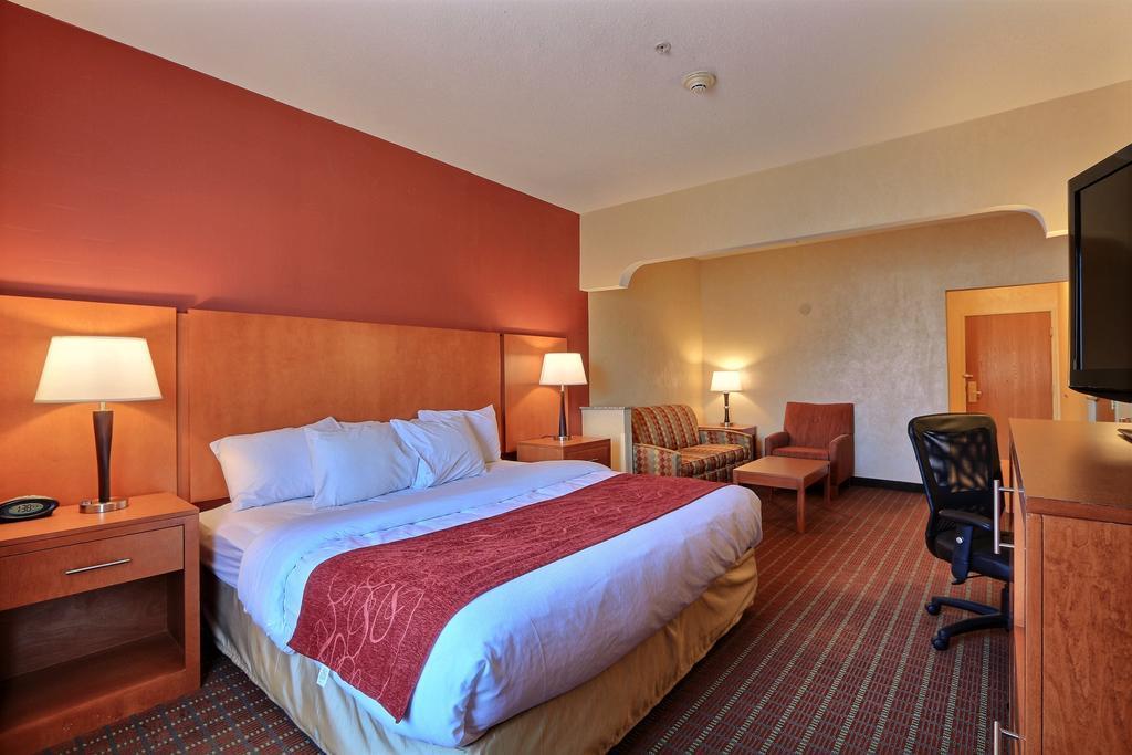 Comfort Suites Auburn Hills-Detroit Εξωτερικό φωτογραφία