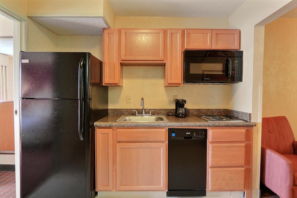 Comfort Suites Auburn Hills-Detroit Εξωτερικό φωτογραφία