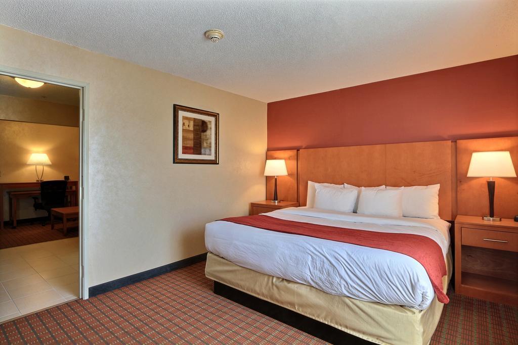 Comfort Suites Auburn Hills-Detroit Εξωτερικό φωτογραφία