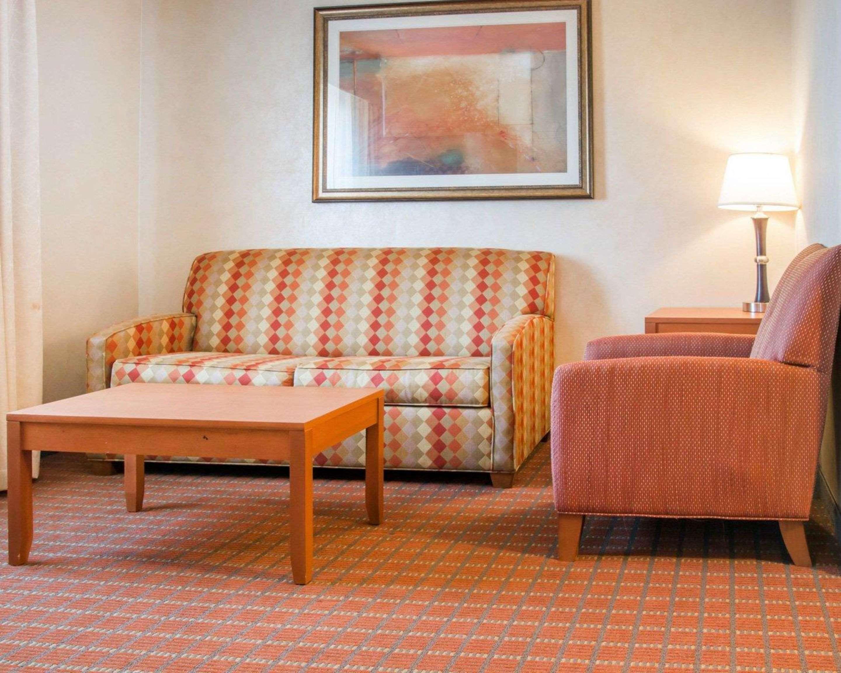 Comfort Suites Auburn Hills-Detroit Εξωτερικό φωτογραφία