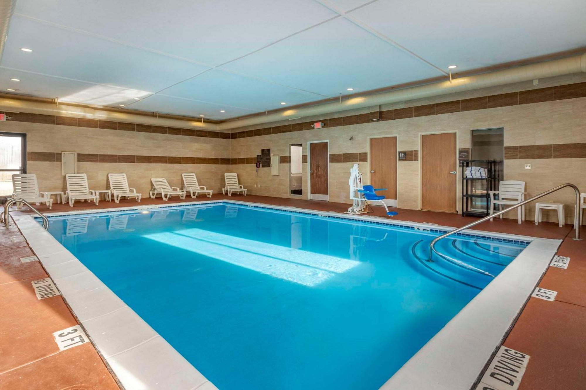 Comfort Suites Auburn Hills-Detroit Εξωτερικό φωτογραφία