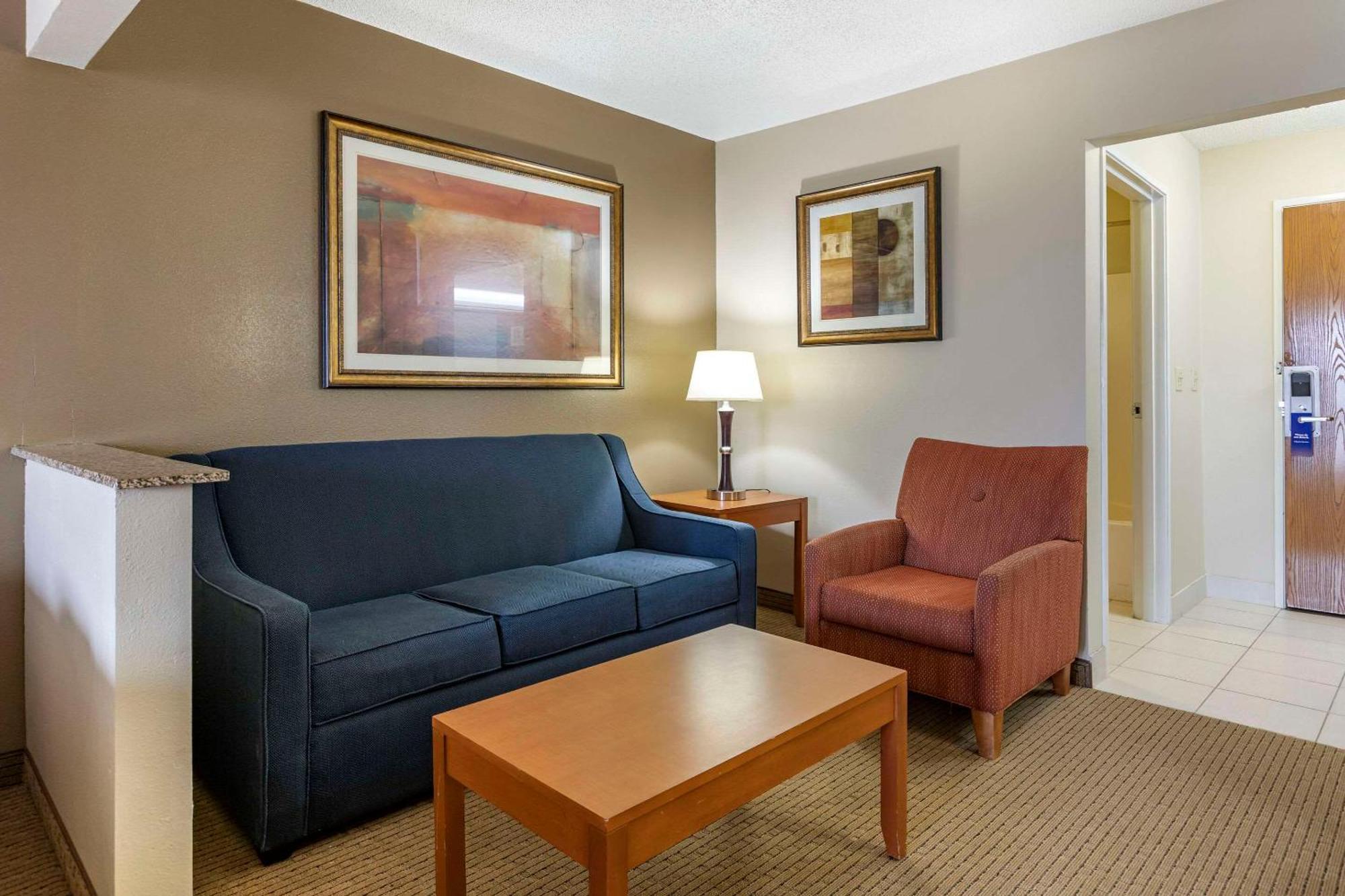 Comfort Suites Auburn Hills-Detroit Εξωτερικό φωτογραφία