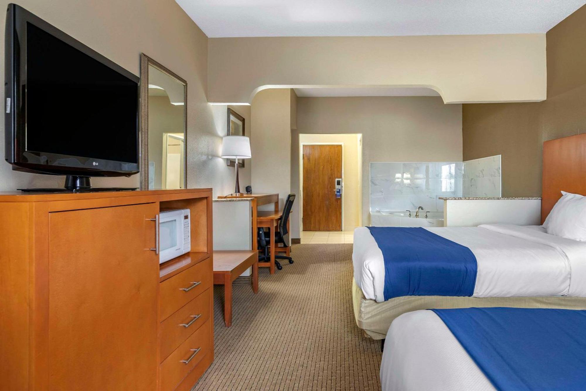 Comfort Suites Auburn Hills-Detroit Εξωτερικό φωτογραφία