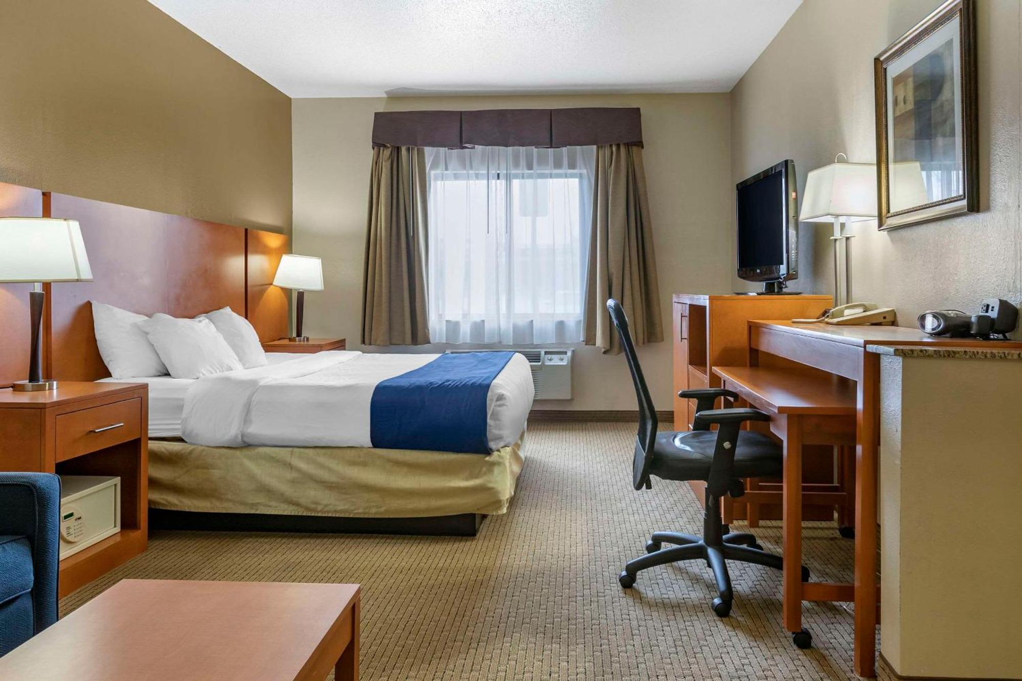 Comfort Suites Auburn Hills-Detroit Εξωτερικό φωτογραφία