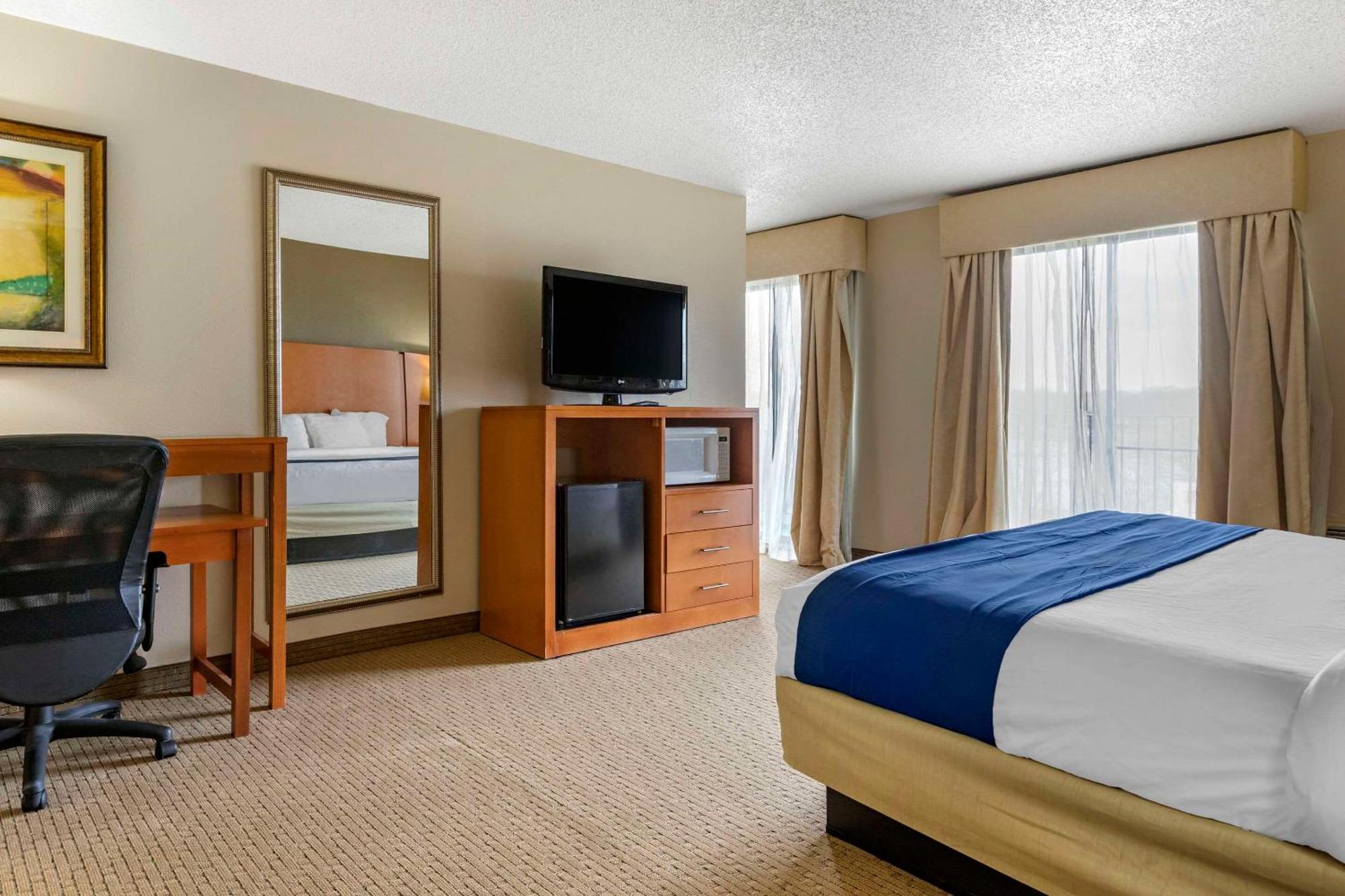 Comfort Suites Auburn Hills-Detroit Εξωτερικό φωτογραφία